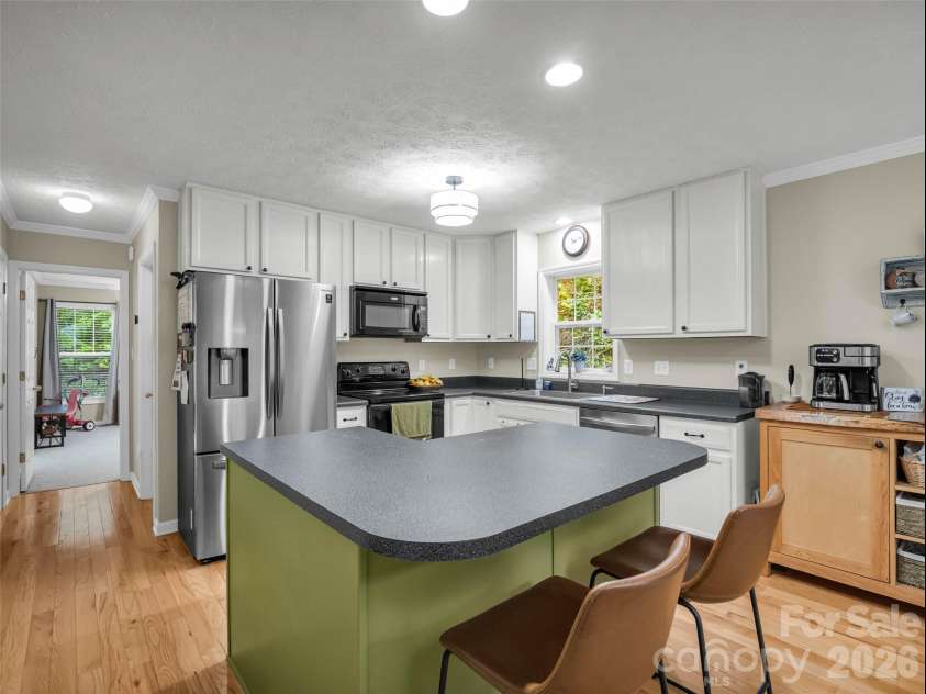 190 Harrison Hill Road, Swannanoa, NC 28778.  MLS# CAR4434173, YatesRealty ID 56401. 