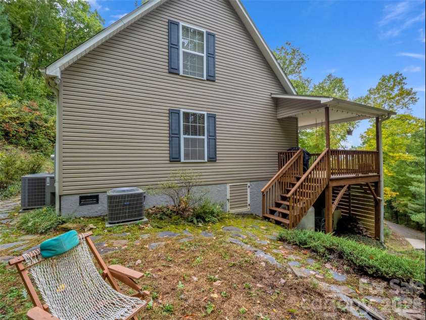 190 Harrison Hill Road, Swannanoa, NC 28778.  MLS# CAR4434173, YatesRealty ID 56401. 