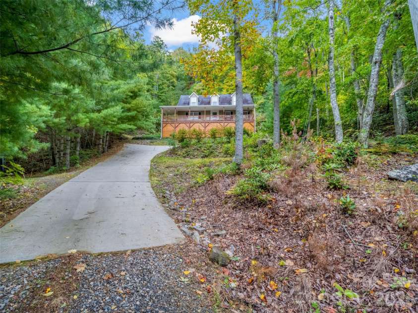 190 Harrison Hill Road, Swannanoa, NC 28778.  MLS# CAR4434173, YatesRealty ID 56401. 