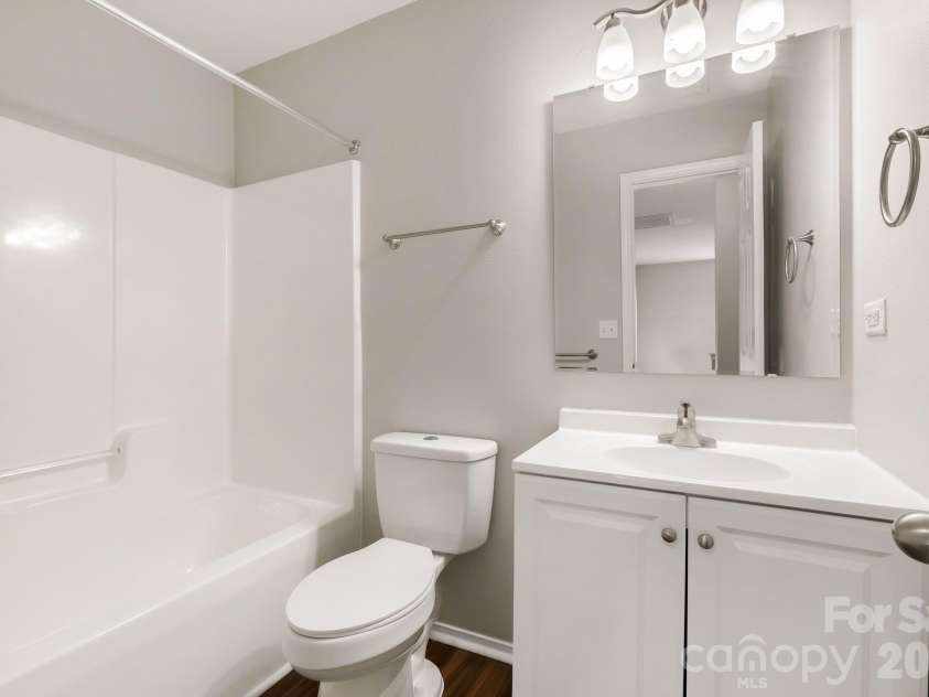 3642 Charterhall Lane, Charlotte, NC 28215.  MLS# CAR4432381, YatesRealty ID 56402. 