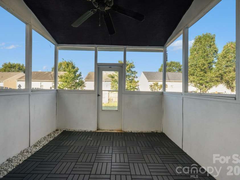 3642 Charterhall Lane, Charlotte, NC 28215.  MLS# CAR4432381, YatesRealty ID 56402. 