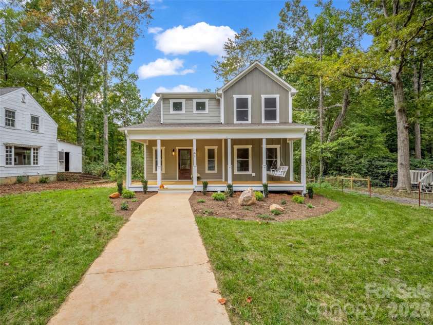 61 Laurel Lane, Black Mountain, NC 28711.  MLS# CAR4431018, YatesRealty ID 56403. 