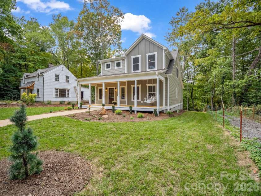 61 Laurel Lane, Black Mountain, NC 28711.  MLS# CAR4431018, YatesRealty ID 56403. 