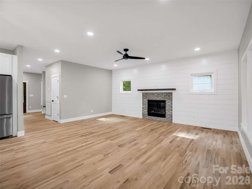 61 Laurel Lane, Black Mountain, NC 28711.  MLS# CAR4431018, YatesRealty ID 56403. 