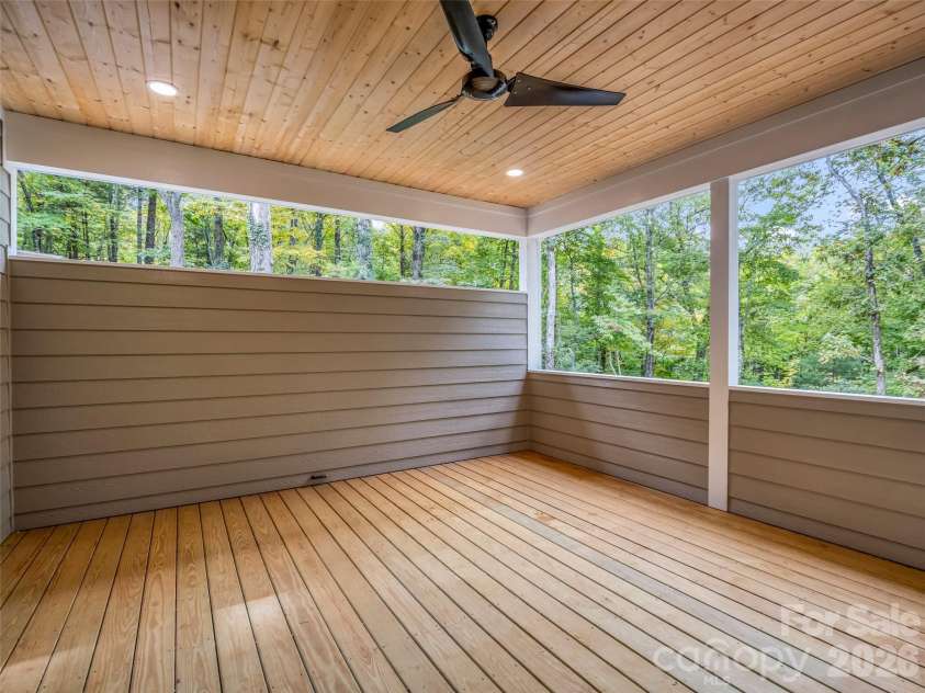 61 Laurel Lane, Black Mountain, NC 28711.  MLS# CAR4431018, YatesRealty ID 56403. 