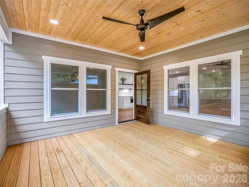 61 Laurel Lane, Black Mountain, NC 28711.  MLS# CAR4431018, YatesRealty ID 56403. 