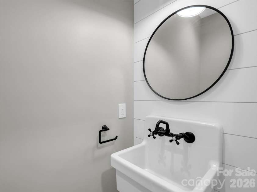 61 Laurel Lane, Black Mountain, NC 28711.  MLS# CAR4431018, YatesRealty ID 56403. 