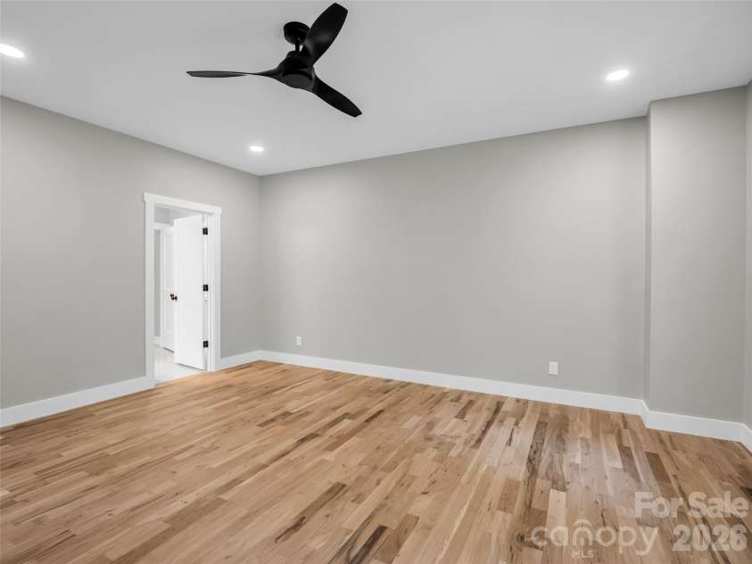 61 Laurel Lane, Black Mountain, NC 28711.  MLS# CAR4431018, YatesRealty ID 56403. 