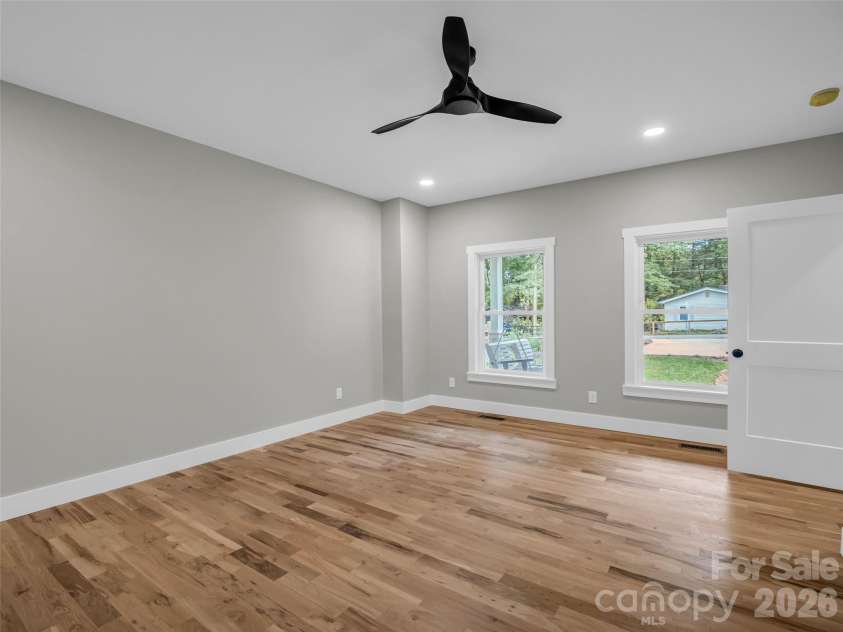 61 Laurel Lane, Black Mountain, NC 28711.  MLS# CAR4431018, YatesRealty ID 56403. 