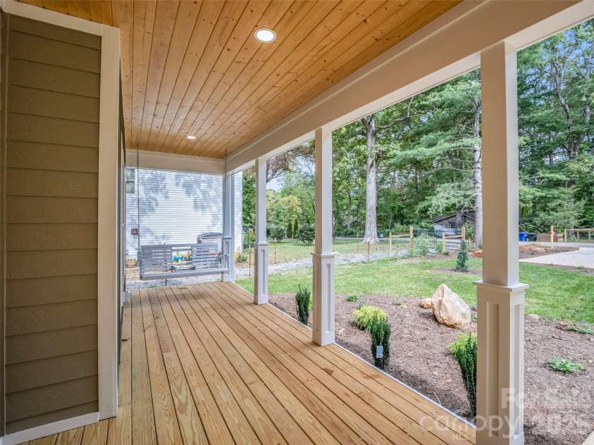 61 Laurel Lane, Black Mountain, NC 28711.  MLS# CAR4431018, YatesRealty ID 56403. 