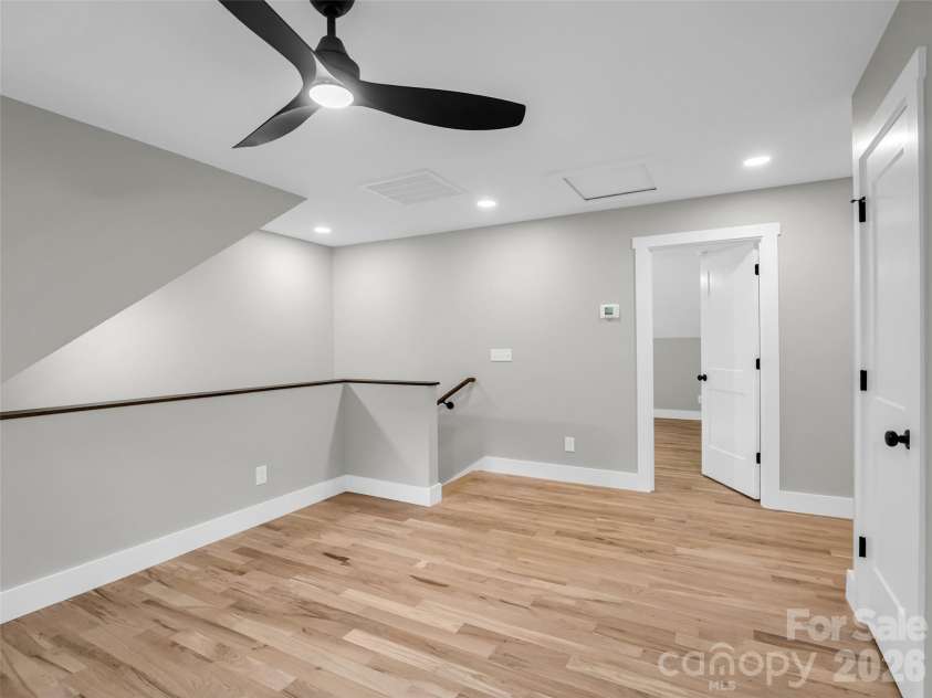 61 Laurel Lane, Black Mountain, NC 28711.  MLS# CAR4431018, YatesRealty ID 56403. 