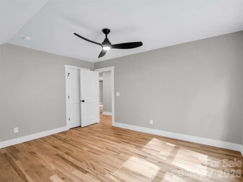 61 Laurel Lane, Black Mountain, NC 28711.  MLS# CAR4431018, YatesRealty ID 56403. 