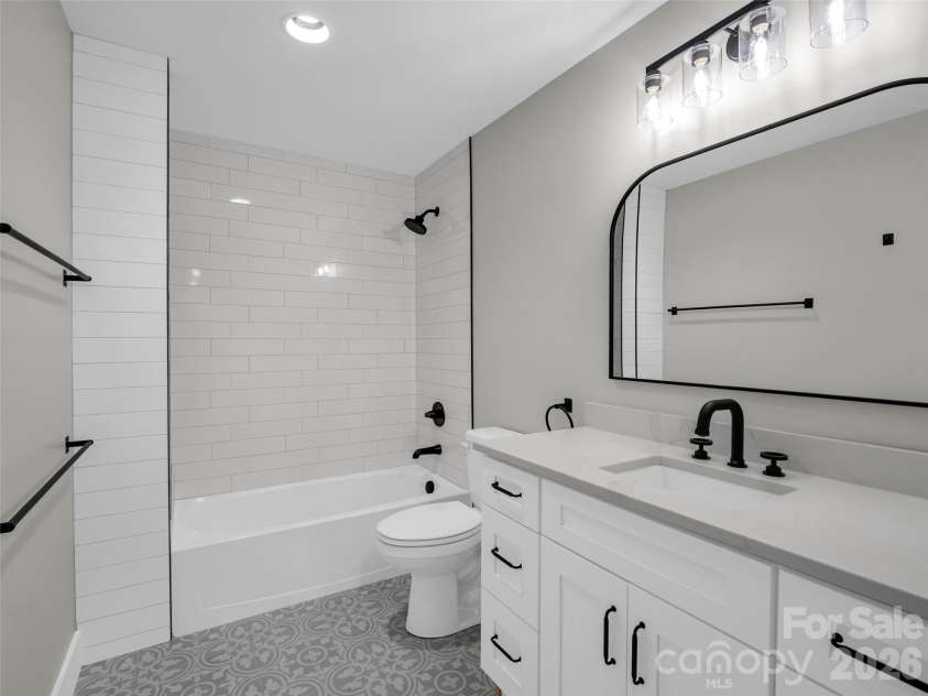 61 Laurel Lane, Black Mountain, NC 28711.  MLS# CAR4431018, YatesRealty ID 56403. 