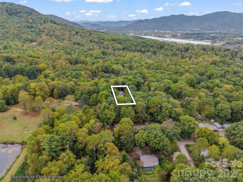 61 Laurel Lane, Black Mountain, NC 28711.  MLS# CAR4431018, YatesRealty ID 56403. 