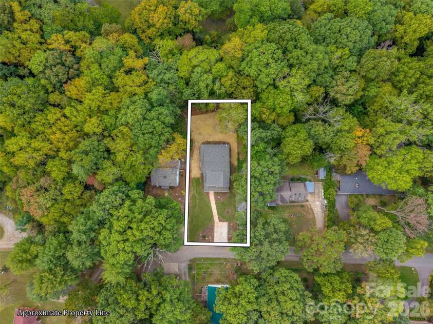 61 Laurel Lane, Black Mountain, NC 28711.  MLS# CAR4431018, YatesRealty ID 56403. 