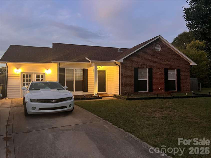 4102 Carolina Pointe Court, Concord, NC 28027.  MLS# CAR4434322, YatesRealty ID 56405. 