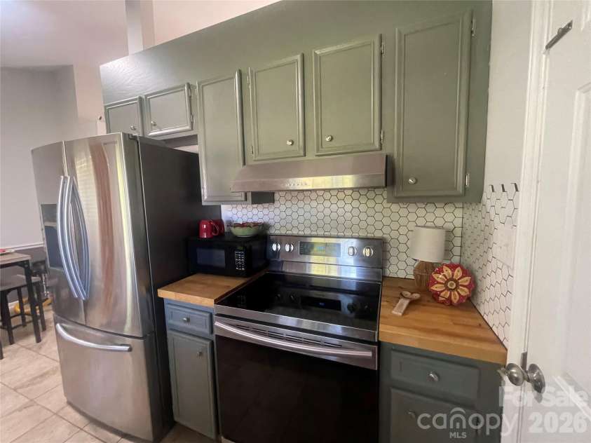 4102 Carolina Pointe Court, Concord, NC 28027.  MLS# CAR4434322, YatesRealty ID 56405. 