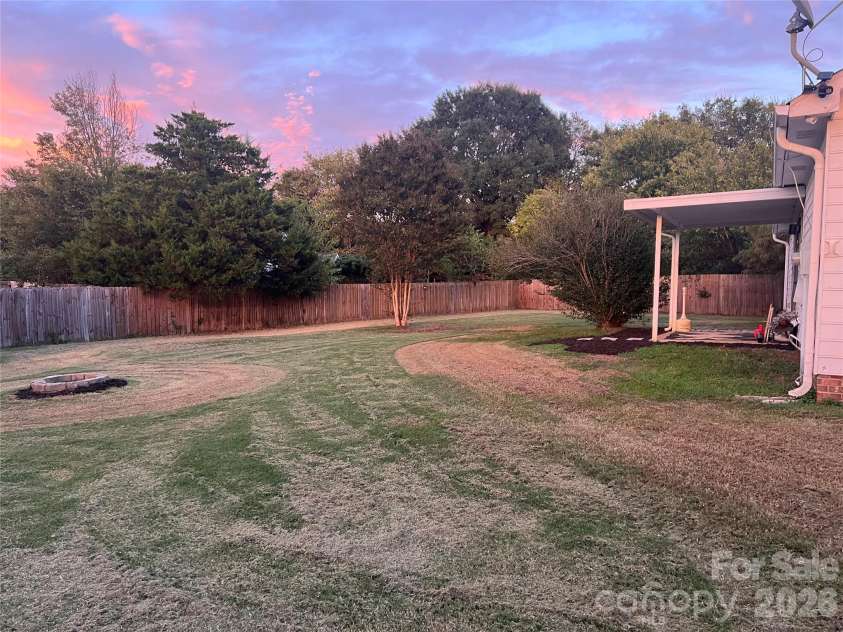 4102 Carolina Pointe Court, Concord, NC 28027.  MLS# CAR4434322, YatesRealty ID 56405. 