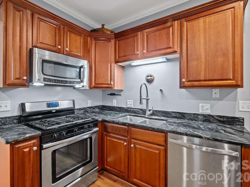 15 Hope Road, Weaverville, NC 28787.  MLS# CAR4430000, YatesRealty ID 56408. 