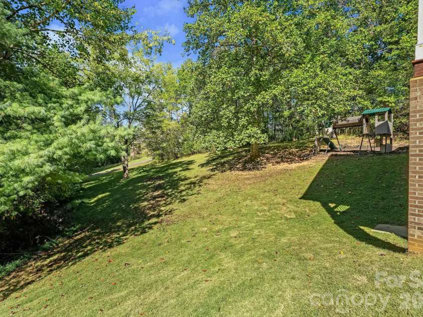 15 Hope Road, Weaverville, NC 28787.  MLS# CAR4430000, YatesRealty ID 56408. 