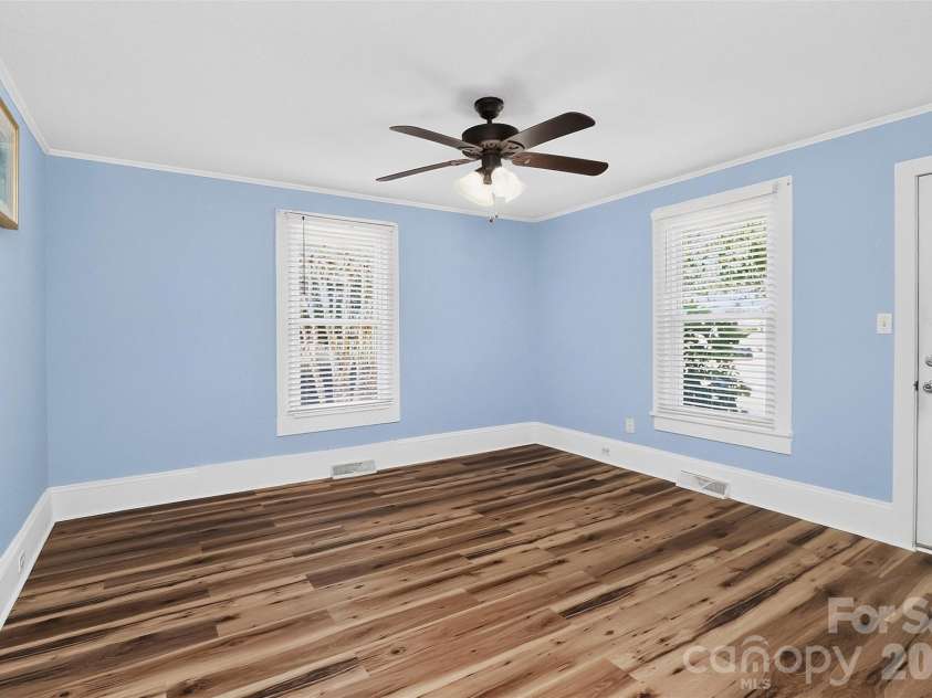 502 23rd Street, Kannapolis, NC 28083.  MLS# CAR4434121, YatesRealty ID 56409. 