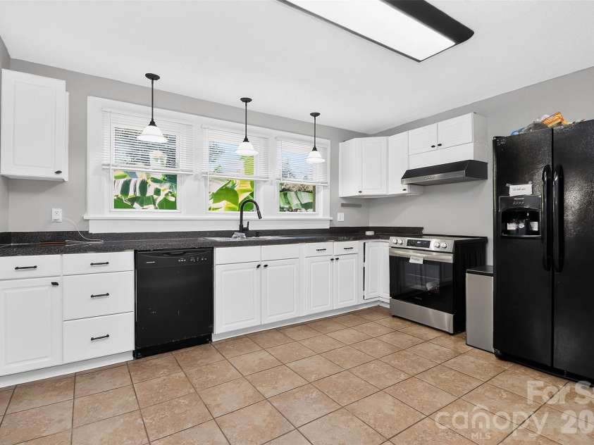 502 23rd Street, Kannapolis, NC 28083.  MLS# CAR4434121, YatesRealty ID 56409. 