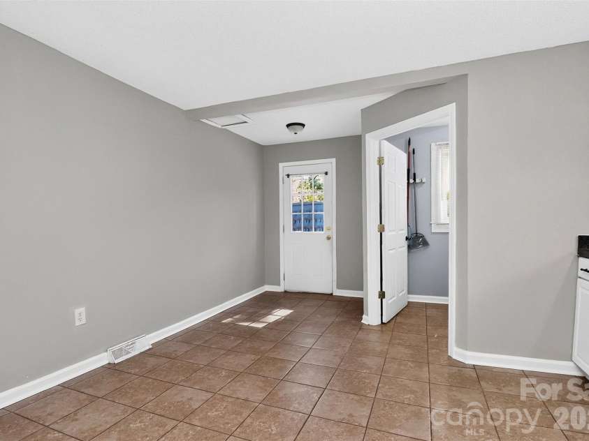 502 23rd Street, Kannapolis, NC 28083.  MLS# CAR4434121, YatesRealty ID 56409. 