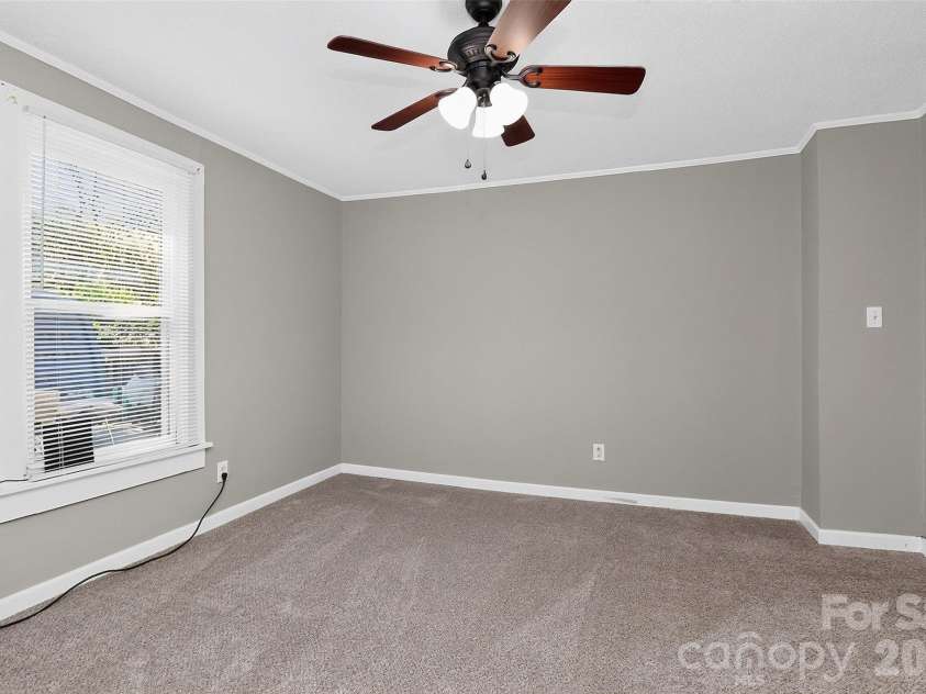 502 23rd Street, Kannapolis, NC 28083.  MLS# CAR4434121, YatesRealty ID 56409. 
