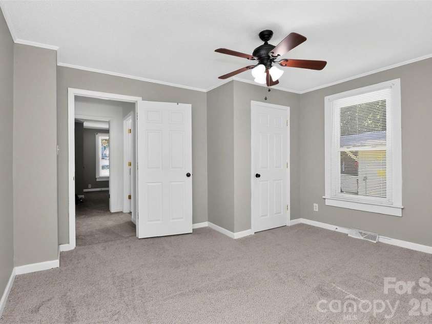 502 23rd Street, Kannapolis, NC 28083.  MLS# CAR4434121, YatesRealty ID 56409. 