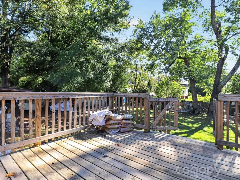 502 23rd Street, Kannapolis, NC 28083.  MLS# CAR4434121, YatesRealty ID 56409. 