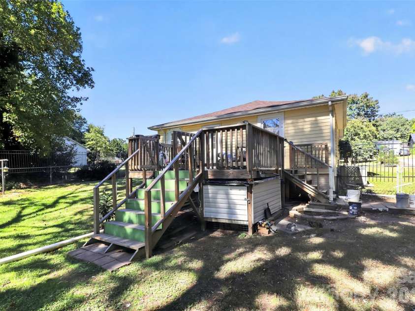 502 23rd Street, Kannapolis, NC 28083.  MLS# CAR4434121, YatesRealty ID 56409. 