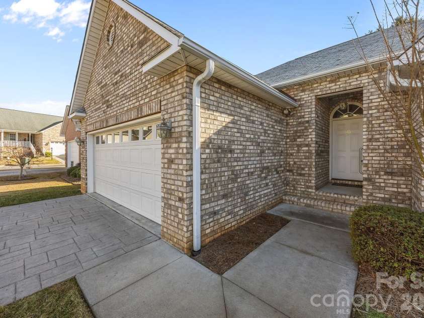 115 Birkdale Drive, Salisbury, NC 28144.  MLS# CAR4334479, YatesRealty ID 5641. 