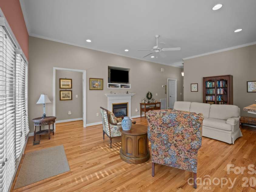 115 Birkdale Drive, Salisbury, NC 28144.  MLS# CAR4334479, YatesRealty ID 5641. 