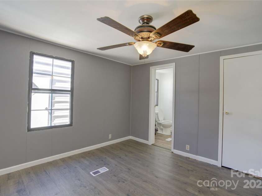 13 Woodscape Drive, Mills River, NC 29323.  MLS# CAR4239236, YatesRealty ID 5641. 