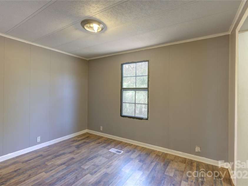 13 Woodscape Drive, Mills River, NC 29323.  MLS# CAR4239236, YatesRealty ID 5641. 