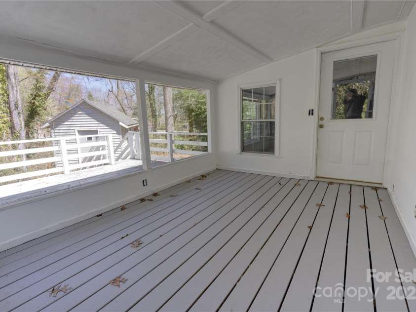 13 Woodscape Drive, Mills River, NC 29323.  MLS# CAR4239236, YatesRealty ID 5641. 