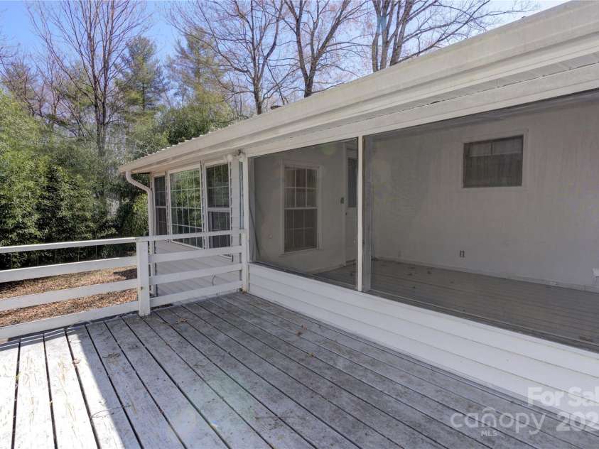 13 Woodscape Drive, Mills River, NC 29323.  MLS# CAR4239236, YatesRealty ID 5641. 