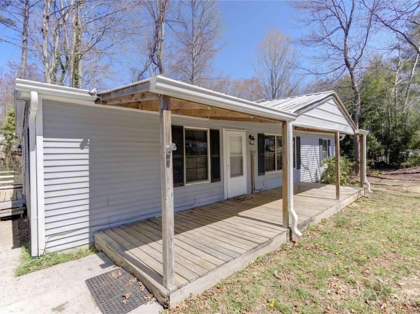 13 Woodscape Drive, Mills River, NC 29323.  MLS# CAR4239236, YatesRealty ID 5641. 