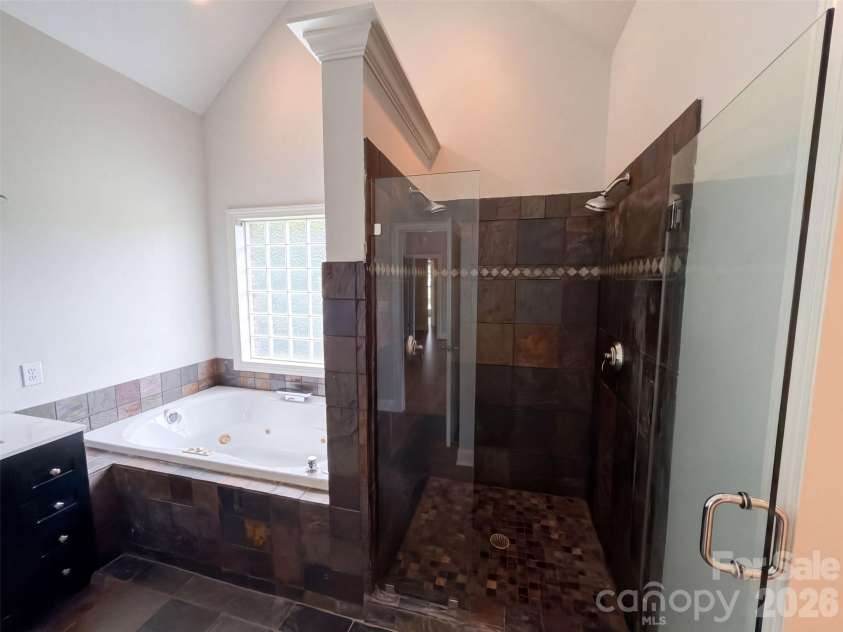 5102 Summerell Avenue, Gastonia, NC 28056.  MLS# CAR4434333, YatesRealty ID 56410. 