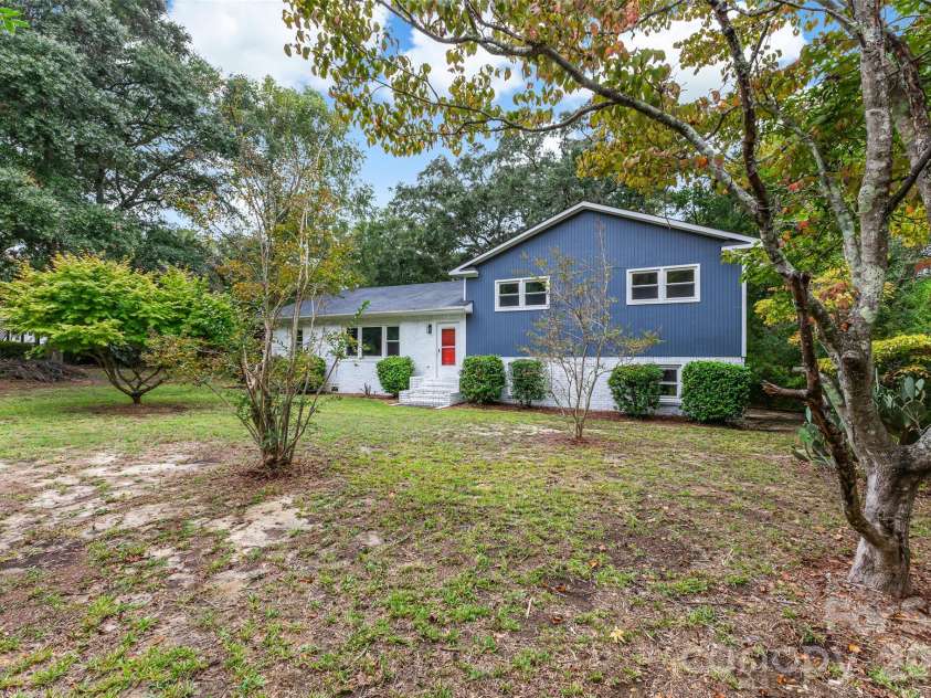 929 Leonard Street, Southport, NC 28461.  MLS# CAR4432785, YatesRealty ID 56415. 