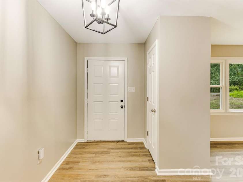 929 Leonard Street, Southport, NC 28461.  MLS# CAR4432785, YatesRealty ID 56415. 