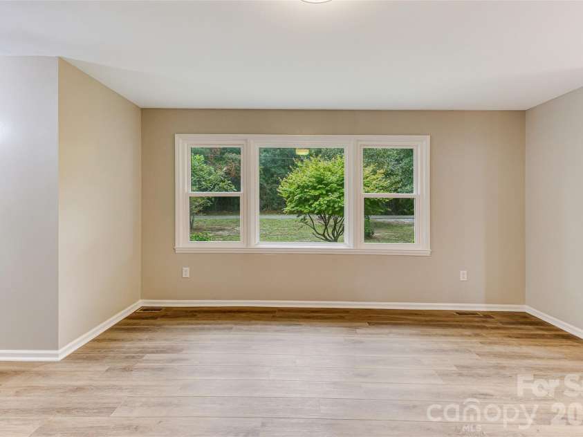 929 Leonard Street, Southport, NC 28461.  MLS# CAR4432785, YatesRealty ID 56415. 