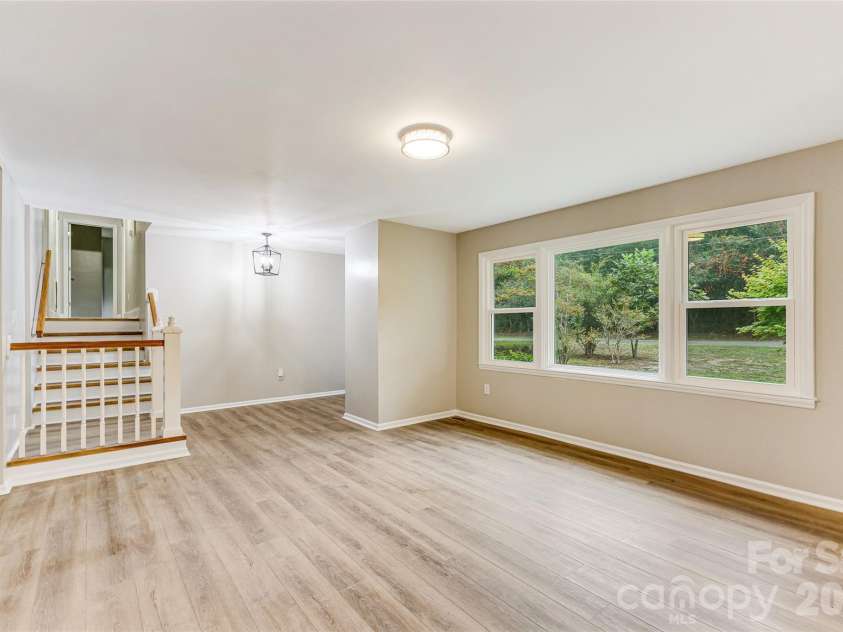 929 Leonard Street, Southport, NC 28461.  MLS# CAR4432785, YatesRealty ID 56415. 