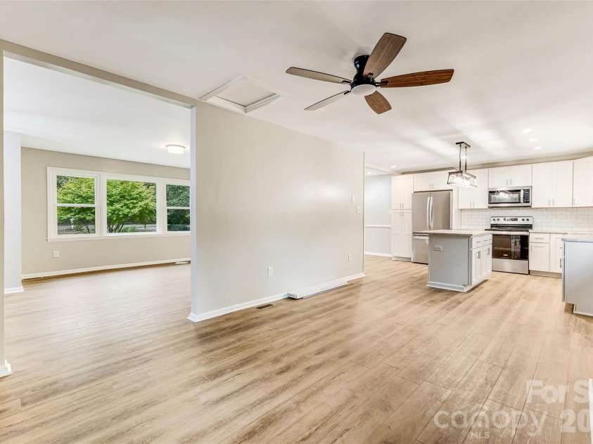 929 Leonard Street, Southport, NC 28461.  MLS# CAR4432785, YatesRealty ID 56415. 
