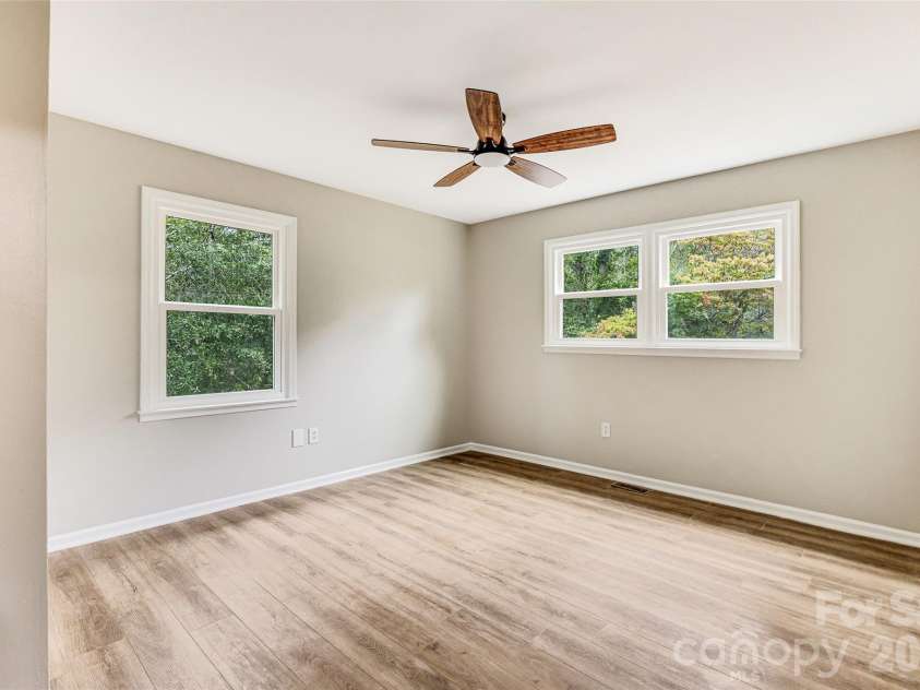 929 Leonard Street, Southport, NC 28461.  MLS# CAR4432785, YatesRealty ID 56415. 