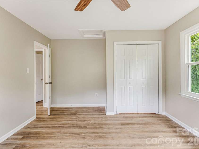 929 Leonard Street, Southport, NC 28461.  MLS# CAR4432785, YatesRealty ID 56415. 