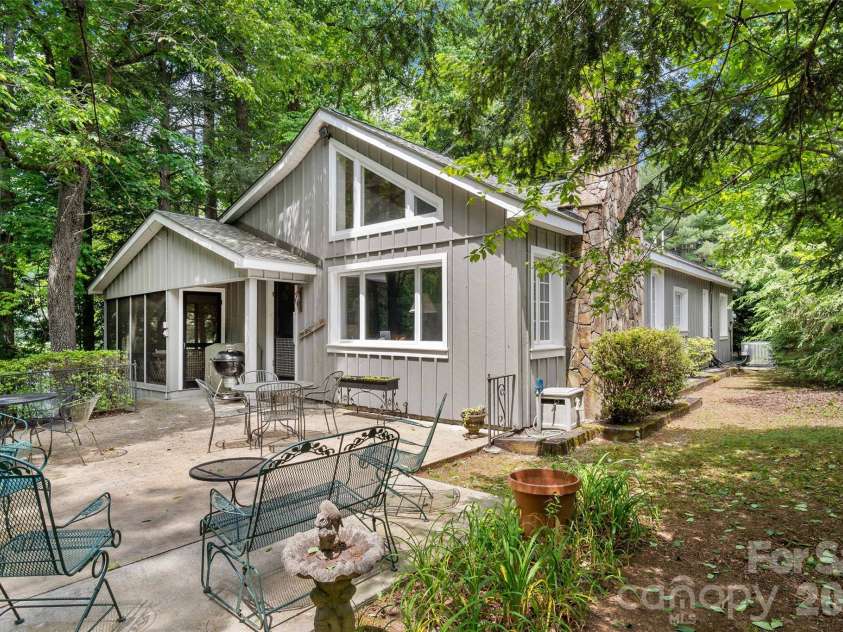 138 Gowan Point, Marion, NC 28752.  MLS# CAR4434012, YatesRealty ID 56416. 