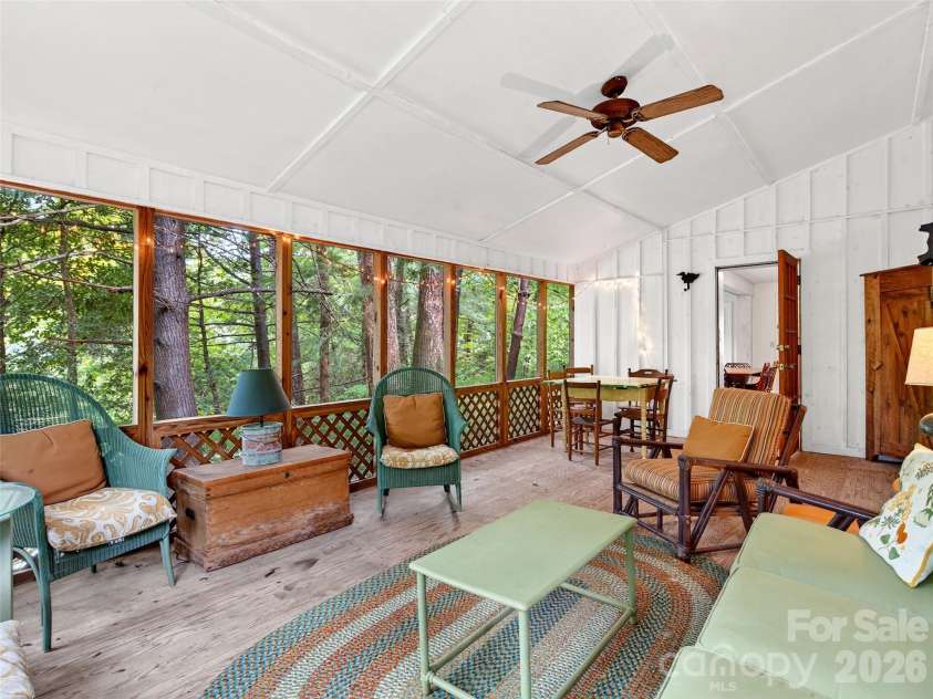 138 Gowan Point, Marion, NC 28752.  MLS# CAR4434012, YatesRealty ID 56416. 