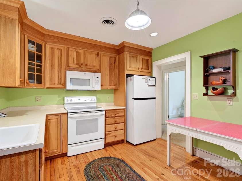 138 Gowan Point, Marion, NC 28752.  MLS# CAR4434012, YatesRealty ID 56416. 
