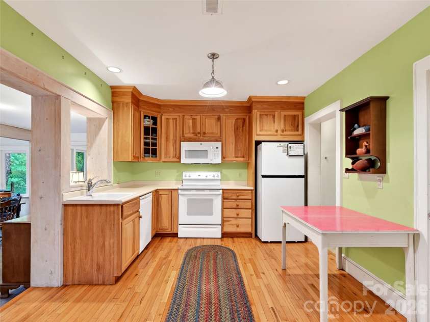 138 Gowan Point, Marion, NC 28752.  MLS# CAR4434012, YatesRealty ID 56416. 